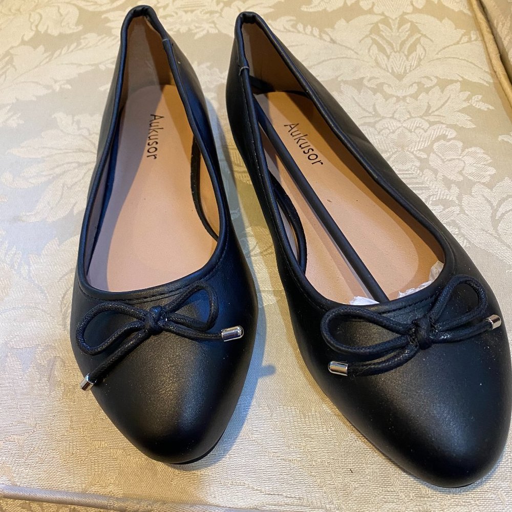 Shoes - Aukusor - black flats size 8W